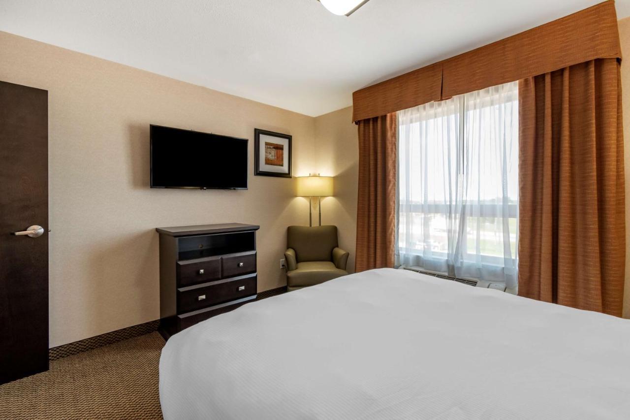 Best Western Bonnyville Inn & Suites Ngoại thất bức ảnh