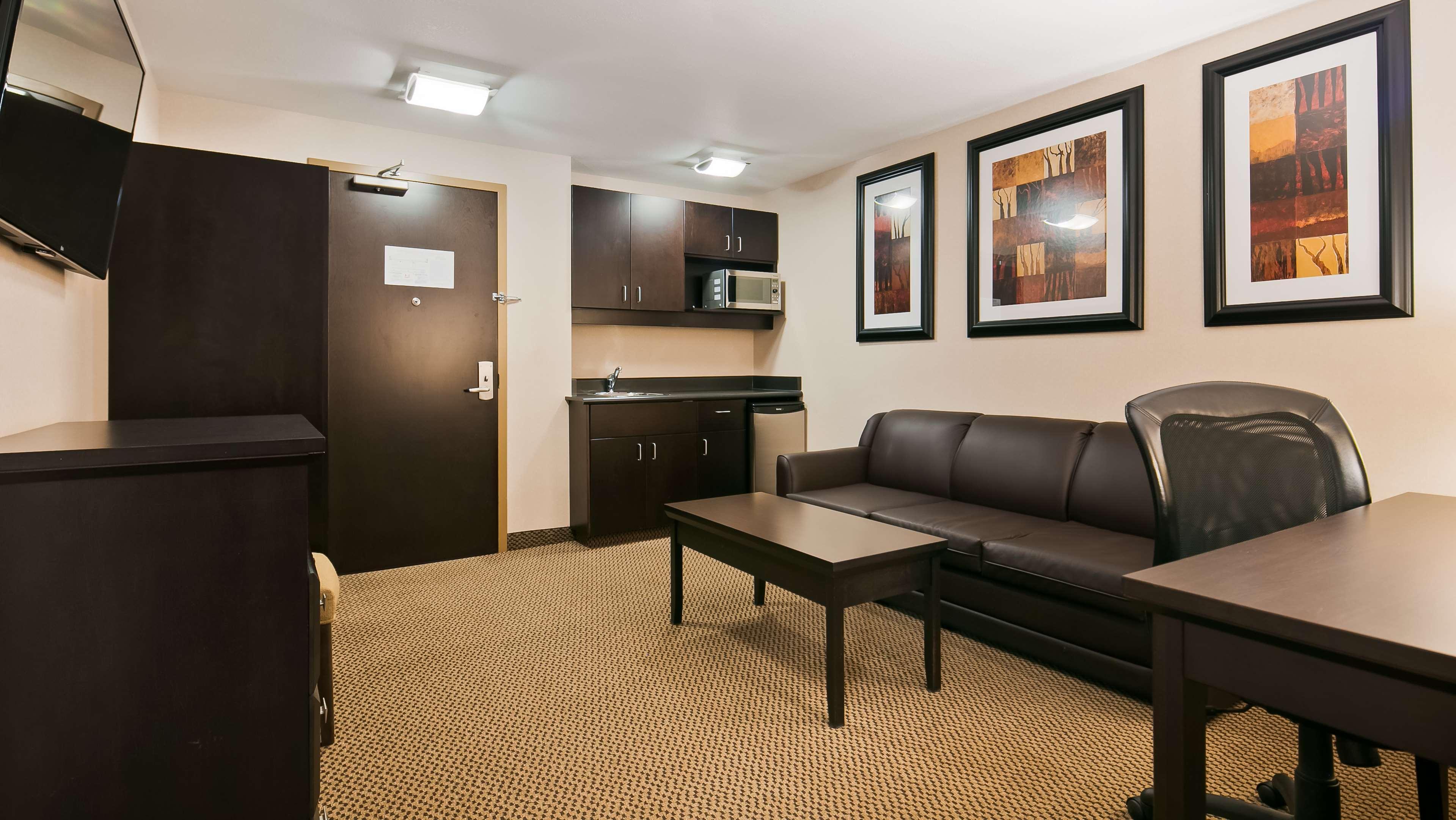 Best Western Bonnyville Inn & Suites Ngoại thất bức ảnh