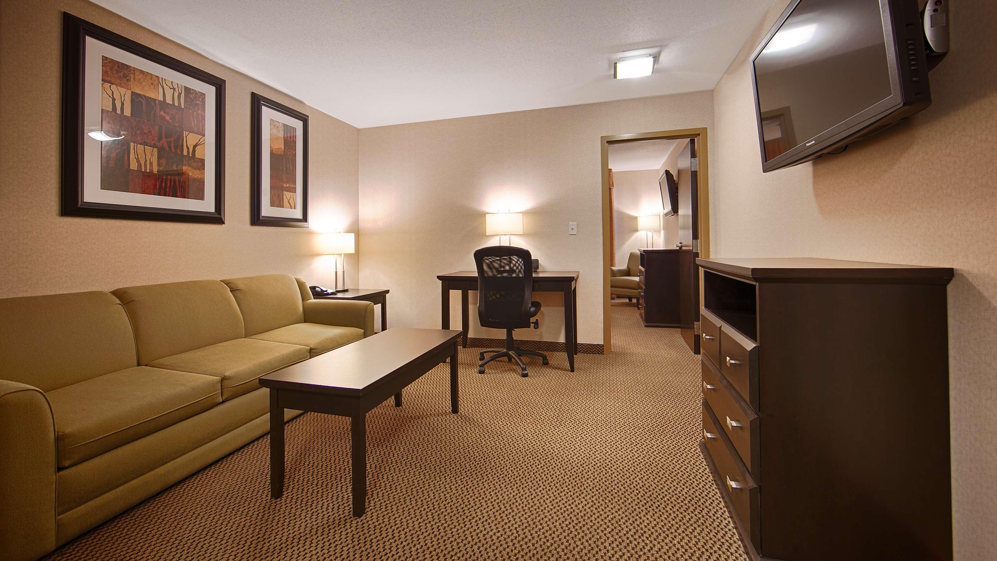 Best Western Bonnyville Inn & Suites Ngoại thất bức ảnh