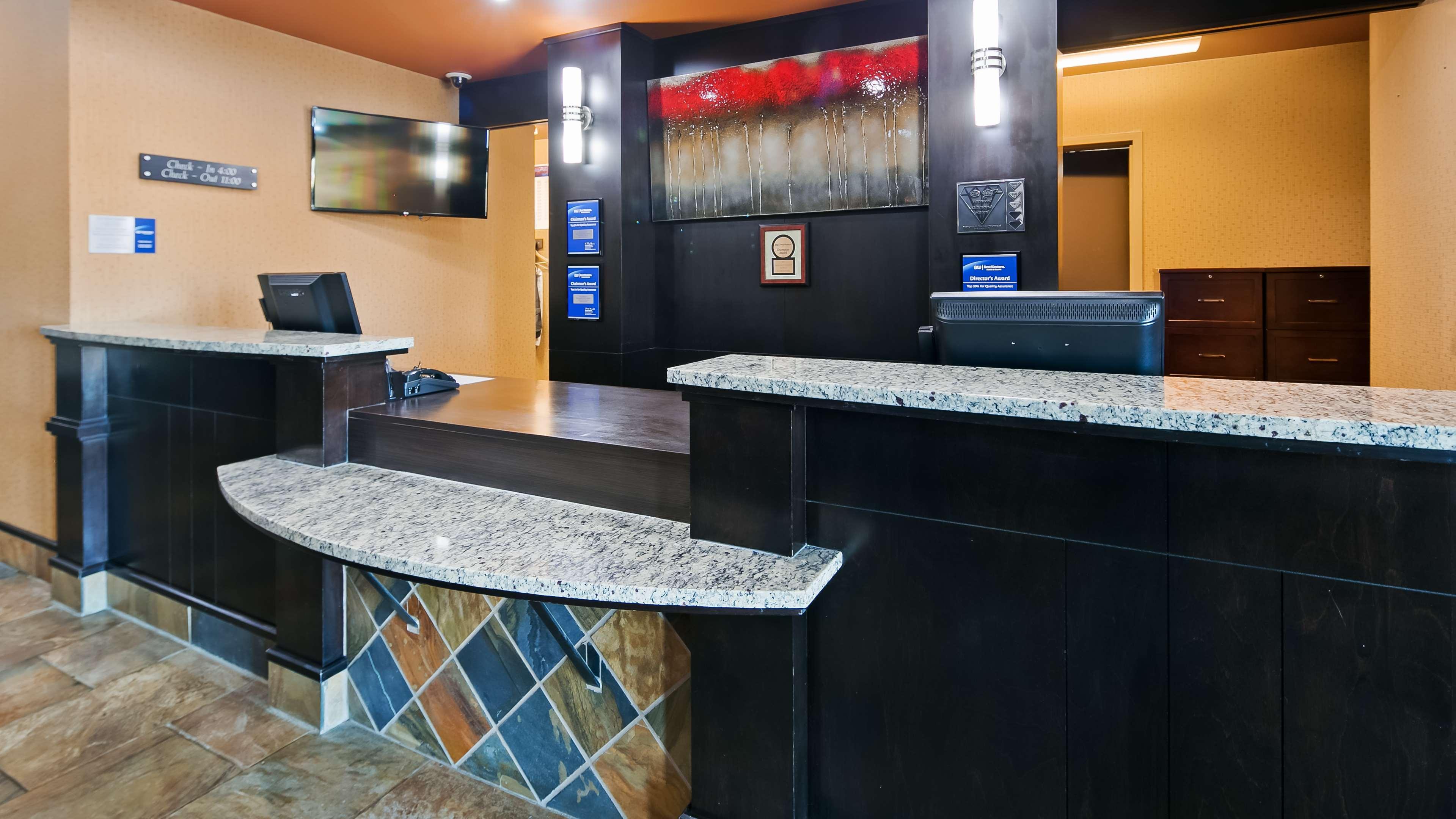 Best Western Bonnyville Inn & Suites Ngoại thất bức ảnh