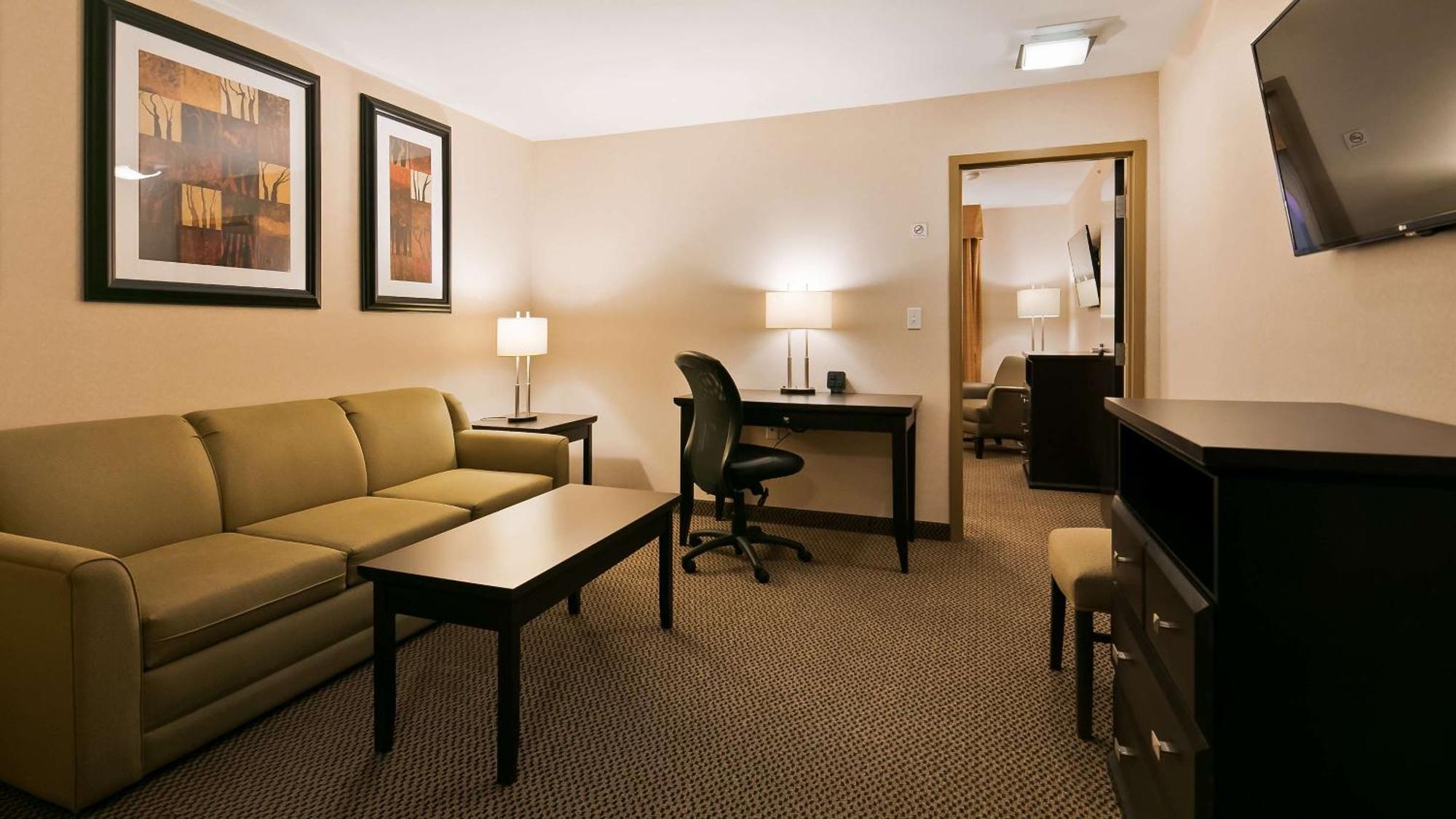 Best Western Bonnyville Inn & Suites Ngoại thất bức ảnh